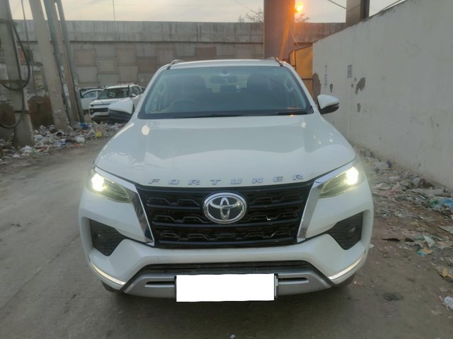 Second-hand 2025 Toyota Fortuner 4X2 AT for sale in New Delhi-0