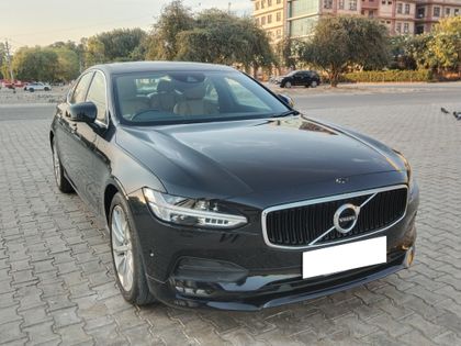 2018 Volvo S60 D4 Momentum बीएस4