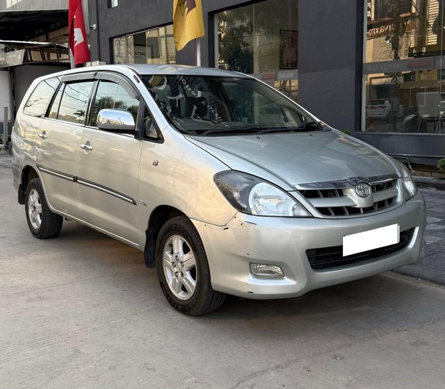 Second-hand 2007 Toyota Innova 2.5 E for sale in Ujjain-0