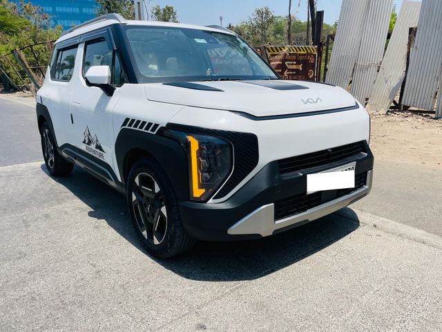 Second-hand 2025 Kia Syros HTX Plus Opt Turbo DCT for sale in Mumbai