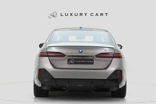 BMW i5 M60 xDrive - Photo 4