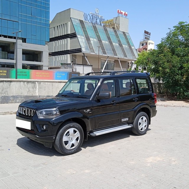 Second-hand 2021 Mahindra Scorpio S5 for sale in Ahmedabad-0