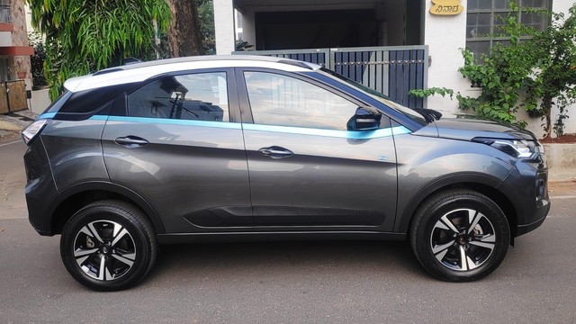 Tata Nexon EV XZ Plus - Photo 3