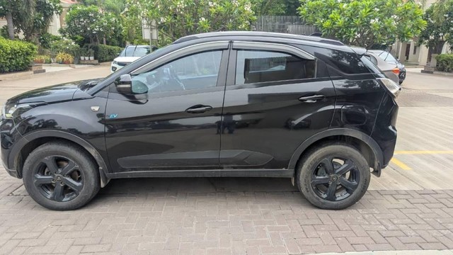 Tata Nexon EV XZ Plus Dark Edition - Photo 4