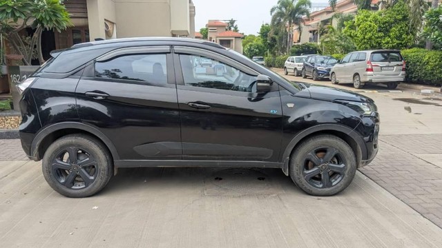 Tata Nexon EV XZ Plus Dark Edition - Photo 3