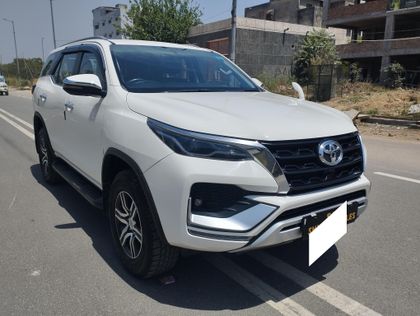 2024 Toyota Fortuner 4X2 AT