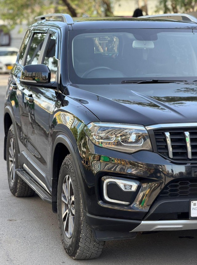 Second-hand 2025 Mahindra Scorpio N Z8 Diesel AT for sale in Rajkot-0
