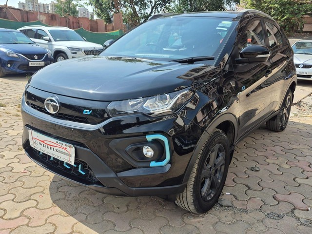 Tata Nexon EV XZ Plus Dark Edition - Photo 5