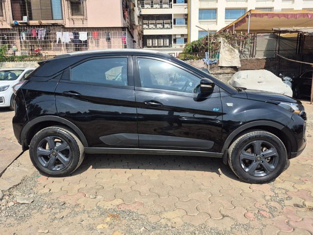Tata Nexon EV XZ Plus Dark Edition - Photo 3