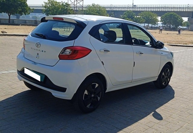 Tata Tiago EV XZ Plus LR - Photo 3