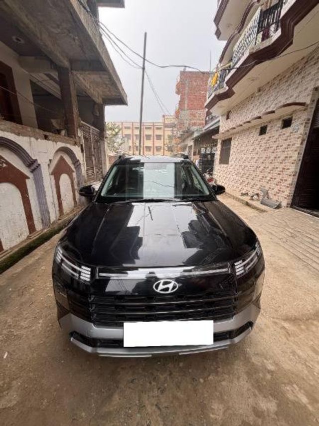Second-hand 2024 Hyundai Alcazar Prestige Diesel for sale in Sitapur