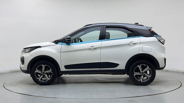 Tata Nexon EV XZ Plus LUX - Photo 8