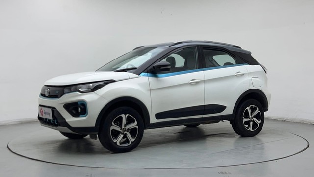 Tata Nexon EV XZ Plus LUX - Photo 2