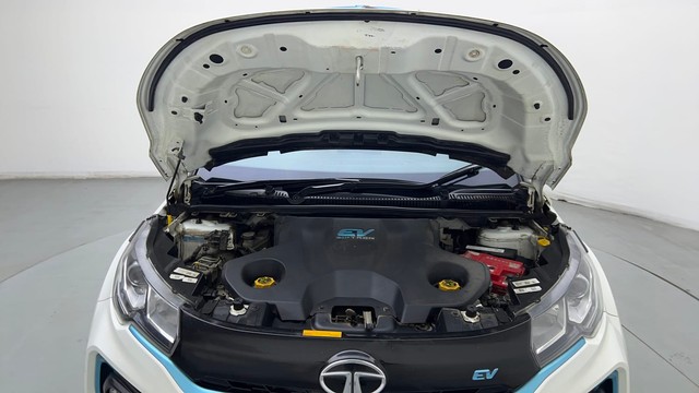 Tata Nexon EV XZ Plus LUX - Photo 10