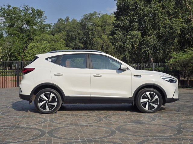 MG ZS EV Excite Pro - Photo 3