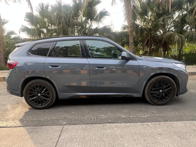 BMW iX1 xDrive30 M Sport - Photo 3