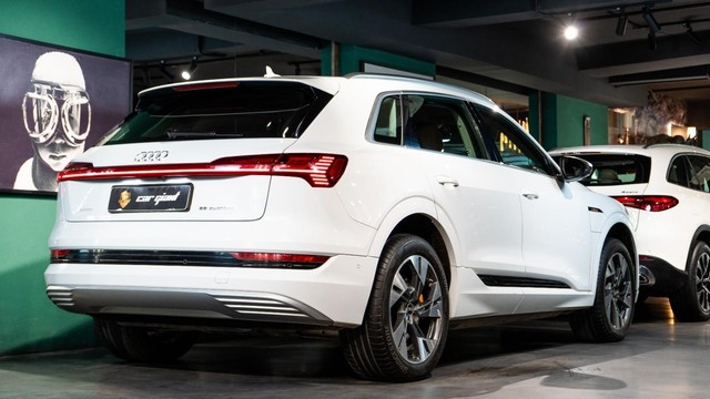 Audi e-tron 55 Quattro - Photo 9