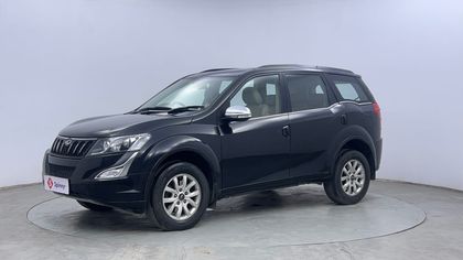2016 Mahindra XUV500 W9