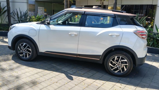 Mahindra XUV400 EV EL Fast Charger - Photo 4