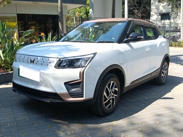 Mahindra XUV400 EV EL Fast Charger - Photo 5