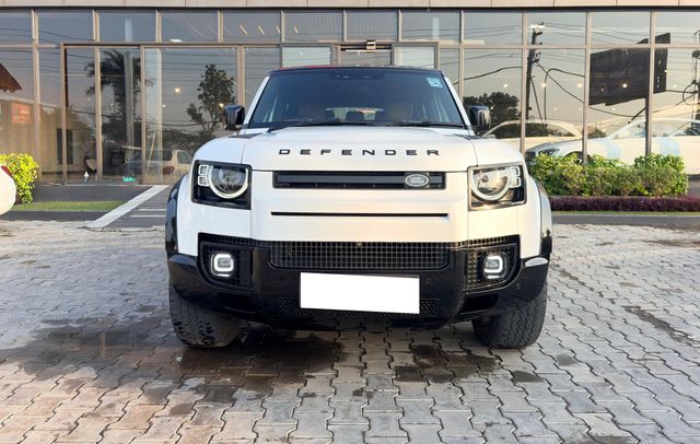 Land Rover Defender 3.0 l Diesel 130 HSE Second-hand 2023 Land Rover Defender 3.0 l Diesel 130 HSE for sale in Ludhiana