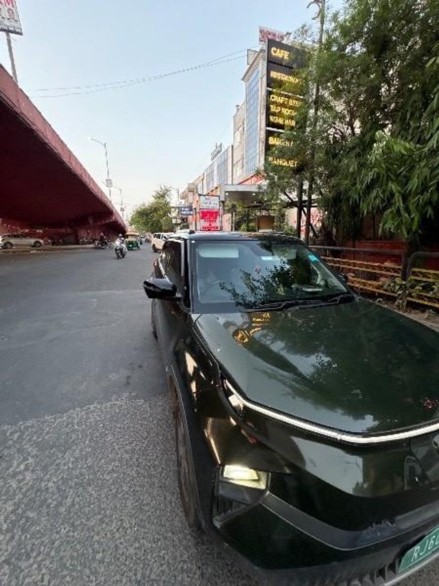 Tata Punch EV Empowered Plus S LR AC FC - Photo 2