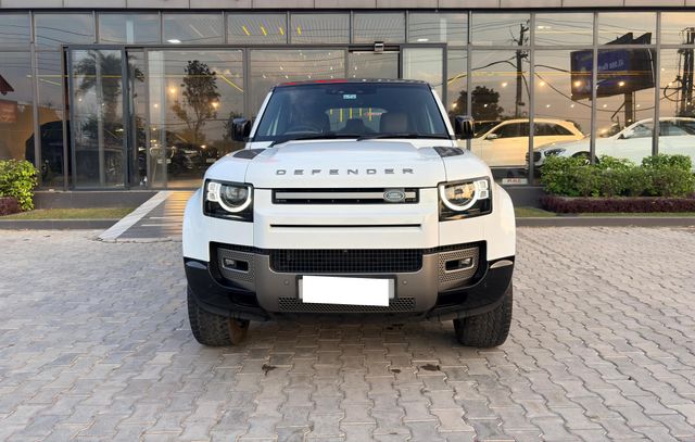 Land Rover Defender 2.0 l Petrol 110 X-Dynamic HSE Second-hand 2024 Land Rover Defender 2.0 l Petrol 110 X-Dynamic HSE for sale in Ludhiana