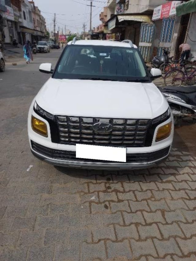 Hyundai Venue S Plus Diesel Second-hand 2024 Hyundai Venue S Plus Diesel for sale in Sirsa