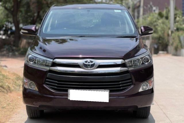 Toyota Innova Crysta 2.4 VX MT BSIV Second-hand 2017 Toyota Innova Crysta 2.4 VX MT BSIV for sale in Hyderabad