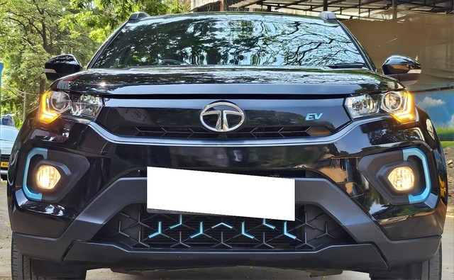 Tata Nexon EV XZ Plus Dark Edition - Photo 10