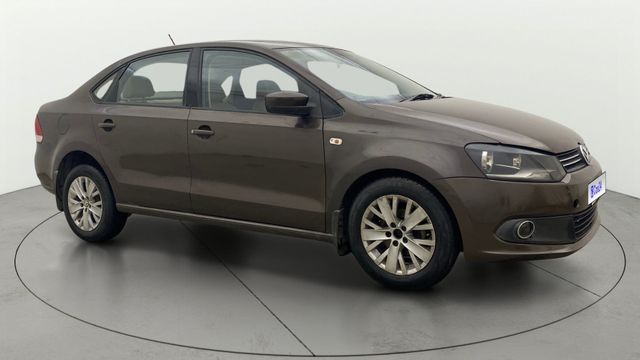 Volkswagen Vento 1.6 Highline Second-hand 2015 Volkswagen Vento 1.6 Highline for sale in Gulbarga