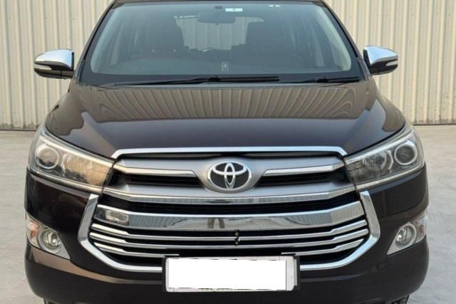 Toyota Innova Crysta 2.8 ZX AT BSIV Second-hand 2017 Toyota Innova Crysta 2.8 ZX AT BSIV for sale in Hyderabad