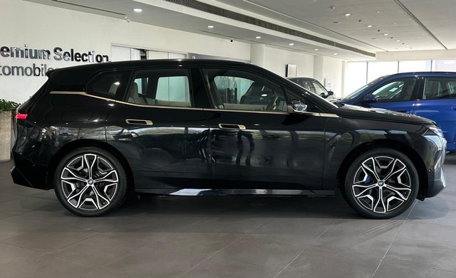 BMW iX xDrive50 - Photo 10