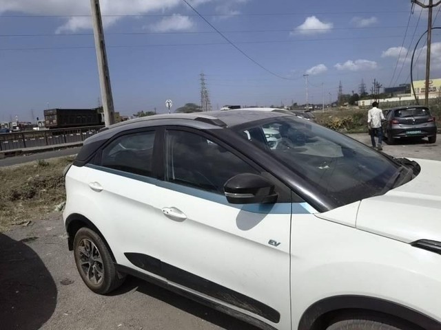 Tata Nexon EV XZ Plus - Photo 4