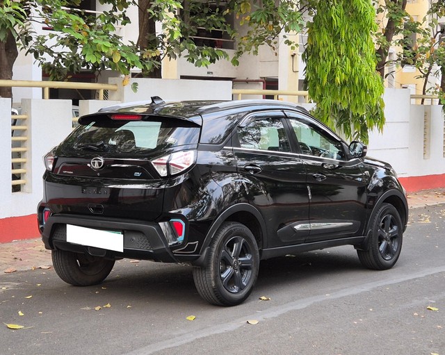 Tata Nexon EV XZ Plus Dark Edition - Photo 10