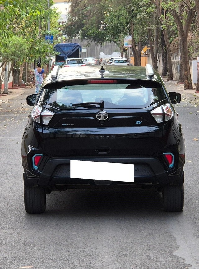 Tata Nexon EV XZ Plus Dark Edition - Photo 4