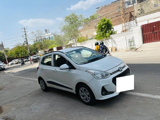 Hyundai Grand i10 1.2 CRDi Sportz Option Second-hand 2017 Hyundai Grand i10 1.2 CRDi Sportz Option for sale in Jaipur