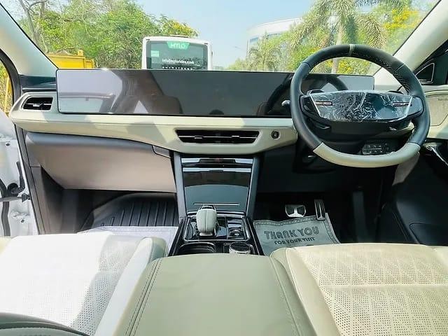 Mahindra XEV 9e Pack Three Select 11.2kw Charger - Photo 8