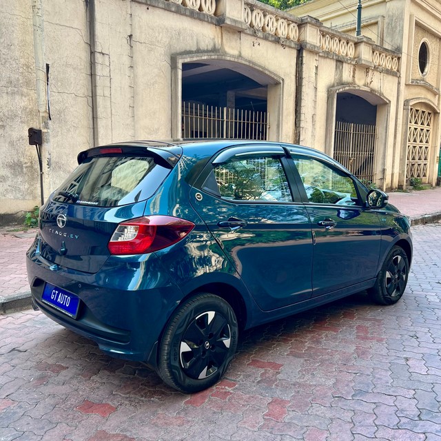 Tata Tiago EV XZ Plus Tech LUX LR - Photo 5