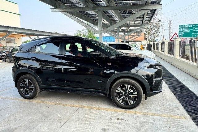 Tata Nexon EV Empowered Plus 45 Red Dark - Photo 2