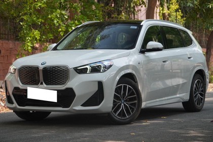 BMW iX1 xDrive30 M Sport