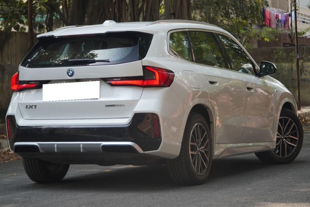 BMW iX1 xDrive30 M Sport - Photo 10