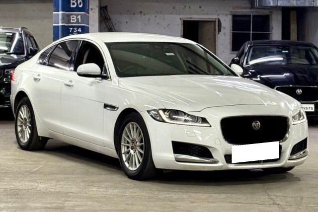 Jaguar XF 2.0 Diesel Pure Second-hand 2016 Jaguar XF 2.0 Diesel Pure for sale in Mumbai