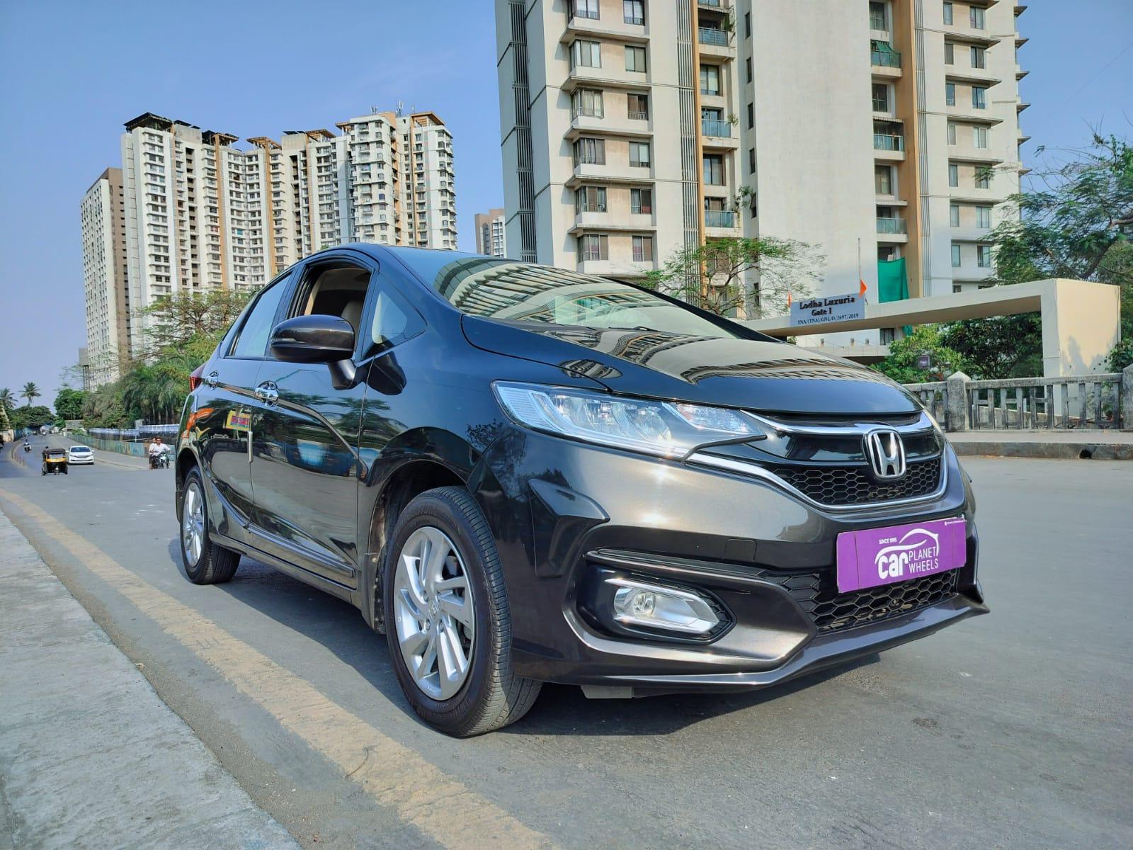 Buy Used Honda Jazz ZX CVT of 2020 model @ 7,55,000 INR in Thane