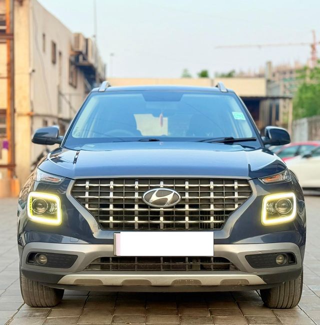 Second-hand 2020 Hyundai Venue SX Diesel for sale in Surat