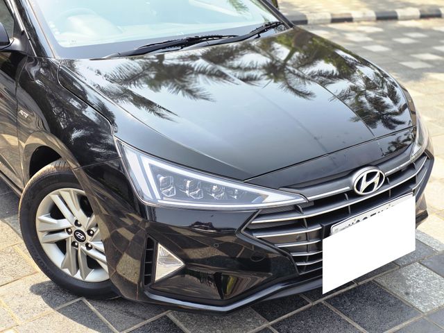 Hyundai Elantra VTVT SX Option AT Second-hand 2021 Hyundai Elantra VTVT SX Option AT for sale in Thane