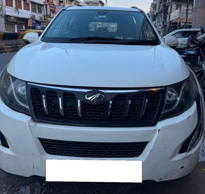2016 Mahindra XUV500 AT W10 FWD