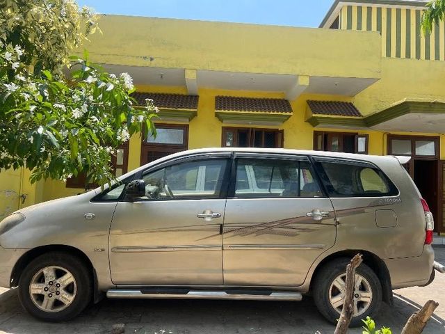 Toyota Innova 2.5 E Diesel MS 8-seater Second-hand 2007 Toyota Innova 2.5 E Diesel MS 8-seater for sale in Bijnor