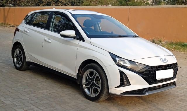 Hyundai i20 Sportz Opt Second-hand 2024 Hyundai i20 Sportz Opt for sale in Ahmedabad