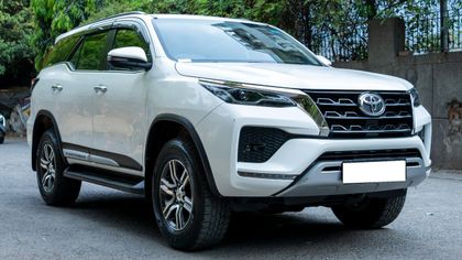 2025 Toyota Fortuner 4X2 AT